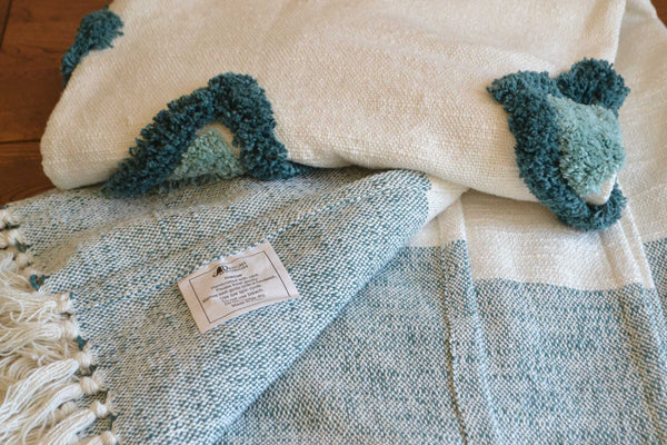 Cream Teal Diamond Tufted Throw - DesignsEmporium