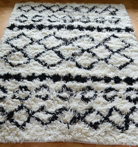 Shaggy Wool Rug 140cm x 200cm High Pile Black Cream Hand Woven Tufted Carpet - DesignsEmporium