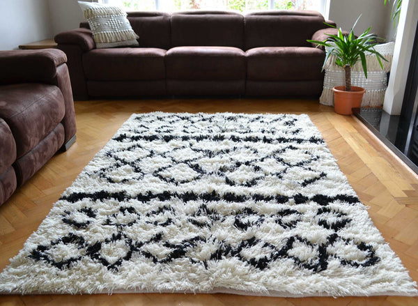 Shaggy Wool Rug 140cm x 200cm High Pile Black Cream Hand Woven Tufted Carpet - DesignsEmporium